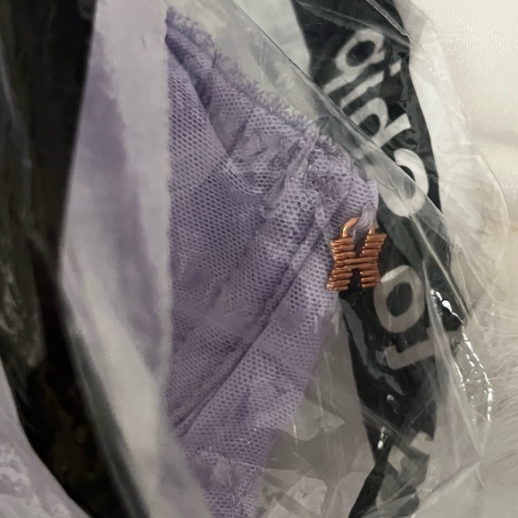 SAVAGE X FENTY Flocked logo unlined bra in Purple lavender - Picture 3 of 4